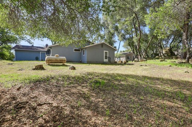 18278 Jayhawk Dr, Penn Valley, CA 95946