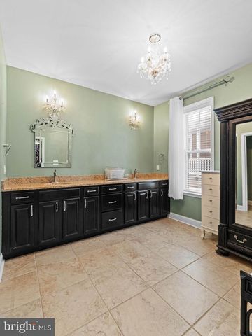 2677 FOXGLOVE LN, Philadelphia, PA 19116