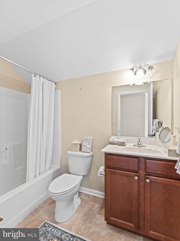 2677 FOXGLOVE LN, Philadelphia, PA 19116