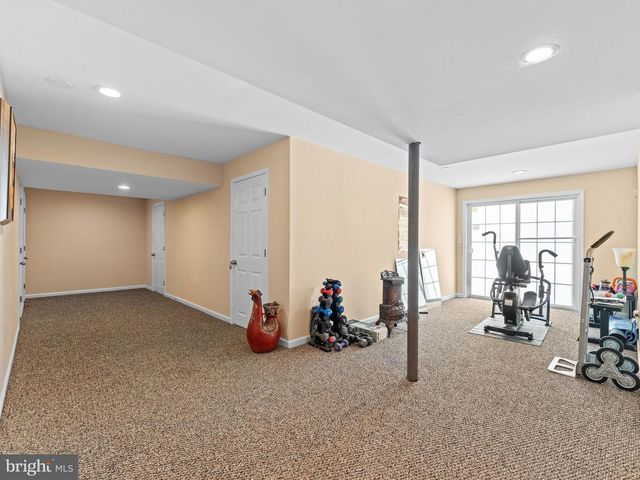 2677 FOXGLOVE LN, Philadelphia, PA 19116