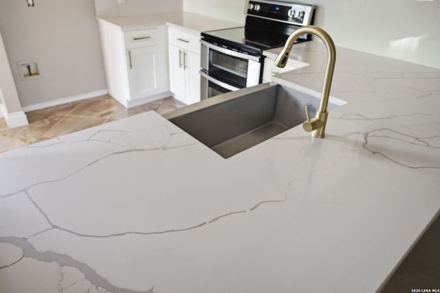 21810 Goldcrest, San Antonio, TX 78260