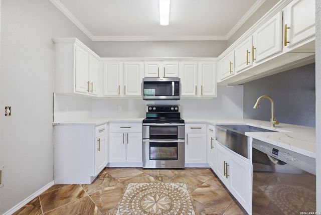 21810 Goldcrest, San Antonio, TX 78260