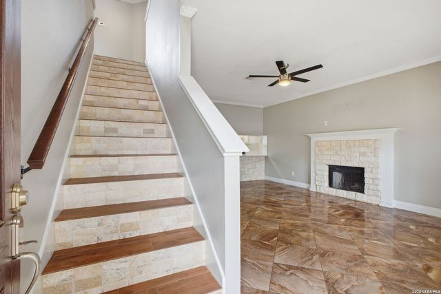 21810 Goldcrest, San Antonio, TX 78260