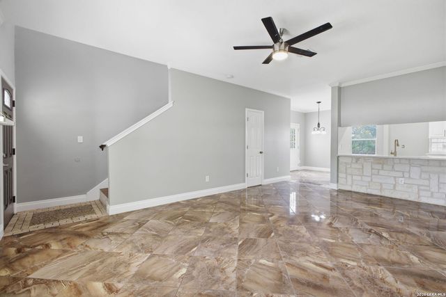 21810 Goldcrest, San Antonio, TX 78260