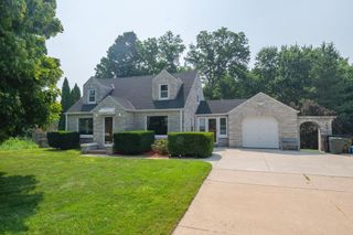 4075 S 124th STREET, New Berlin, WI 53228