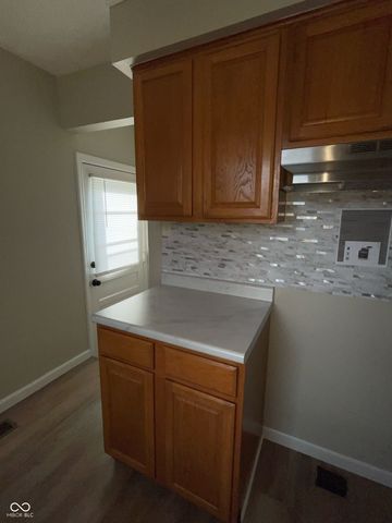 5446 E 18th Street, Indianapolis, IN 46218