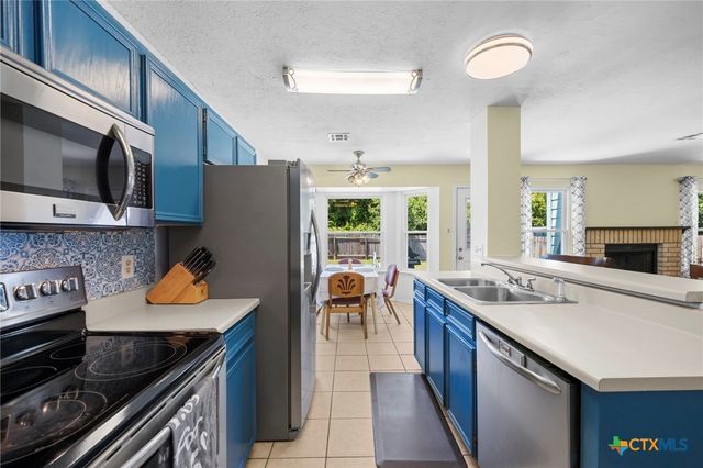 213 W Anderson Avenue, Copperas Cove, TX 76522