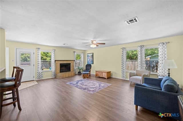 213 W Anderson Avenue, Copperas Cove, TX 76522