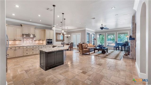 368 Rancho Road, New Braunfels, TX 78130