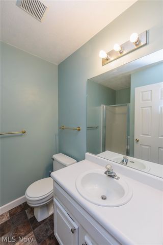 16457 Emerald Point, Middleburg Heights, OH 44130