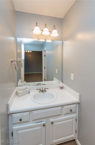 16457 Emerald Point, Middleburg Heights, OH 44130
