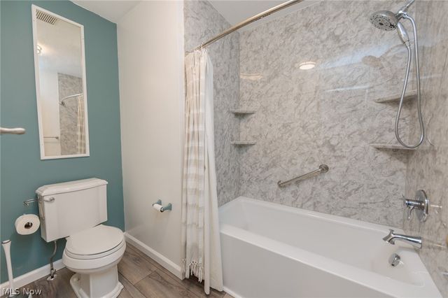 16457 Emerald Point, Middleburg Heights, OH 44130