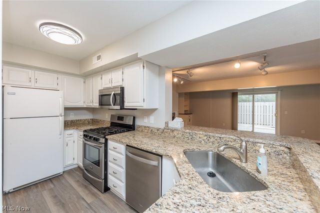 16457 Emerald Point, Middleburg Heights, OH 44130