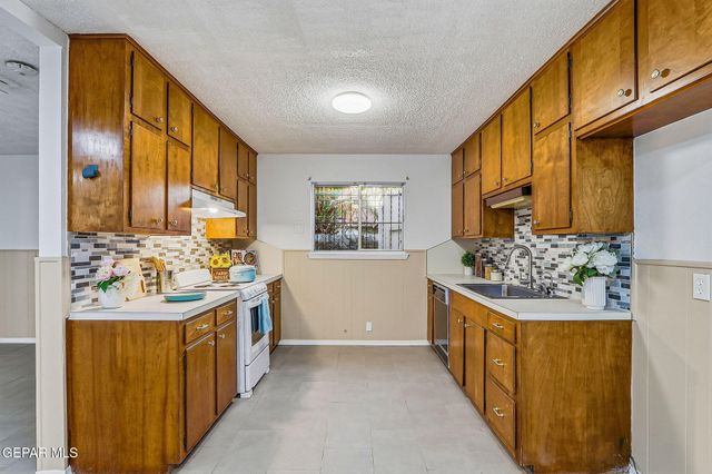 7221 ALTO REY Avenue, El Paso, TX 79912