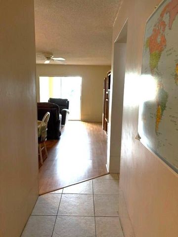 2566 S Garden Drive S 202, Lake Worth, FL 33461