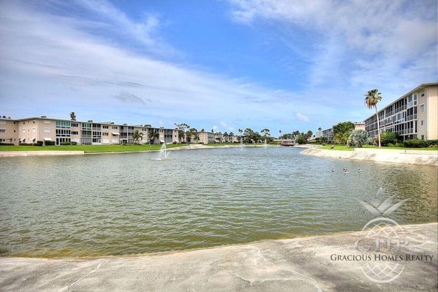 2566 S Garden Drive S 202, Lake Worth, FL 33461