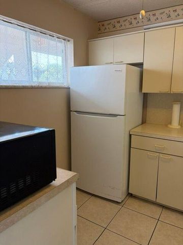 2566 S Garden Drive S 202, Lake Worth, FL 33461