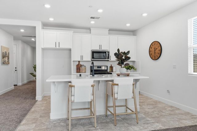 1777 Townsend Ave, Manteca, CA 95337