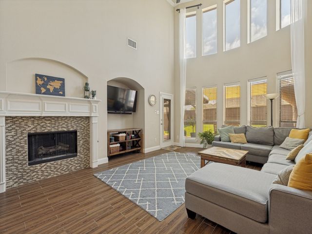 607 Chalk Hill Lane, Murphy, TX 75094