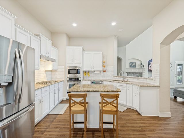 607 Chalk Hill Lane, Murphy, TX 75094