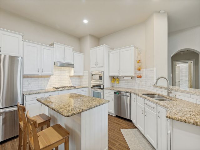 607 Chalk Hill Lane, Murphy, TX 75094