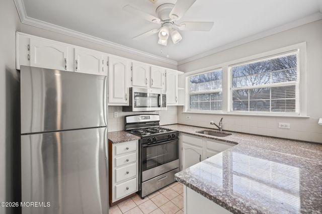 12 Duncan Way, Freehold, NJ 07728