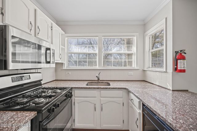 12 Duncan Way, Freehold, NJ 07728