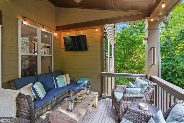 1351 Ashbury Park Way E, Hoschton, GA 30548
