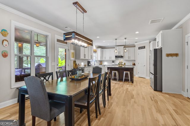 1351 Ashbury Park Way E, Hoschton, GA 30548