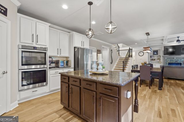 1351 Ashbury Park Way E, Hoschton, GA 30548