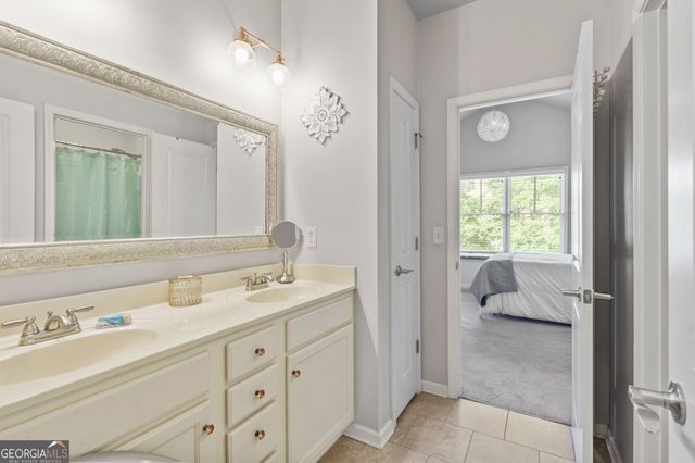1351 Ashbury Park Way E, Hoschton, GA 30548