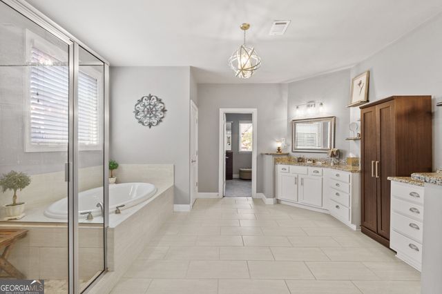 1351 Ashbury Park Way E, Hoschton, GA 30548