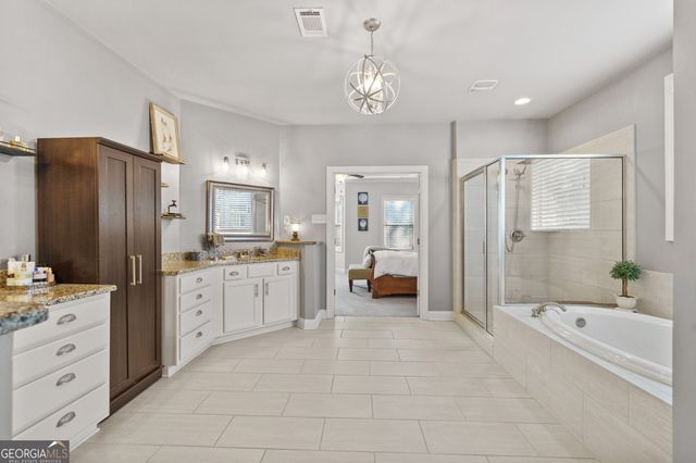 1351 Ashbury Park Way E, Hoschton, GA 30548