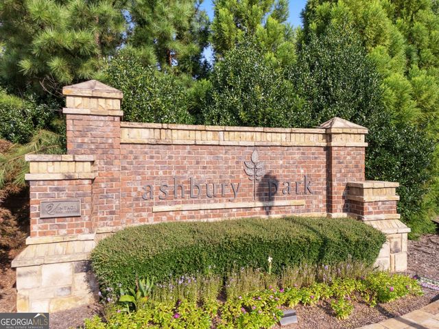 1351 Ashbury Park Way E, Hoschton, GA 30548
