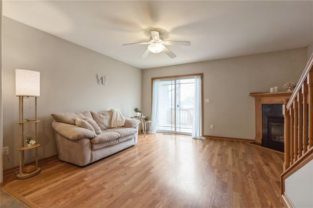 2262 49th St, Marion, IA 52302