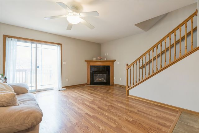 2262 49th St, Marion, IA 52302