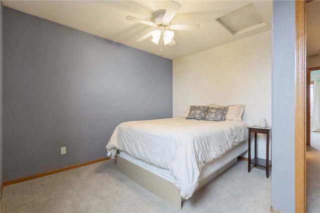 2262 49th St, Marion, IA 52302