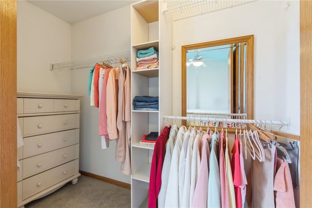 2262 49th St, Marion, IA 52302