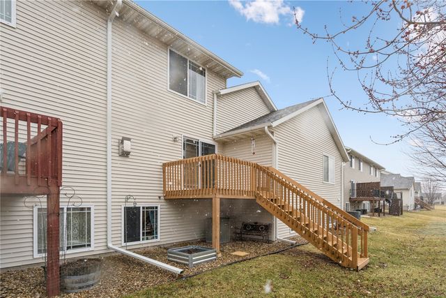 2262 49th St, Marion, IA 52302