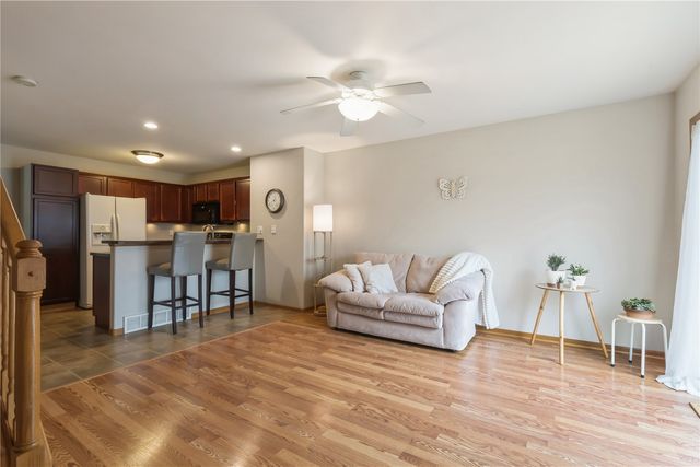 2262 49th St, Marion, IA 52302