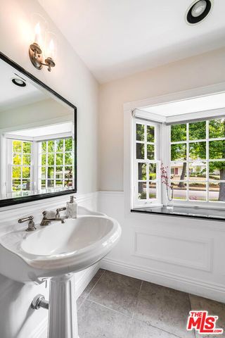 547 Loring Avenue, Los Angeles, CA 90024