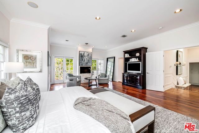 547 Loring Avenue, Los Angeles, CA 90024