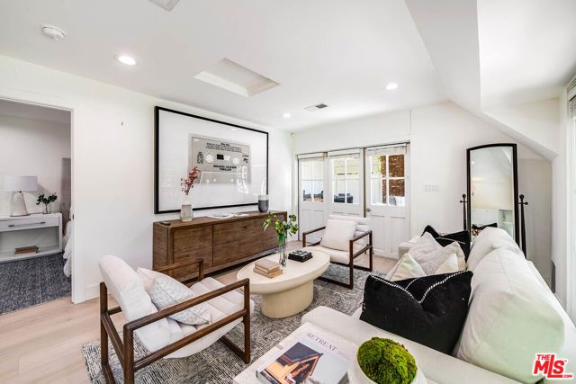 547 Loring Avenue, Los Angeles, CA 90024