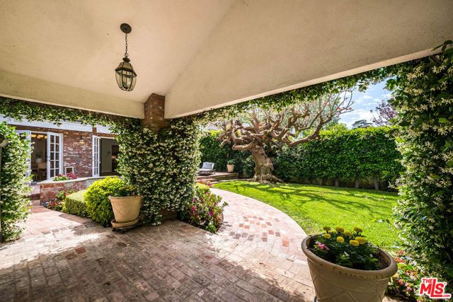 547 Loring Avenue, Los Angeles, CA 90024