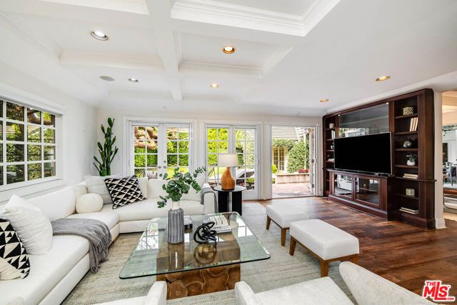 547 Loring Avenue, Los Angeles, CA 90024