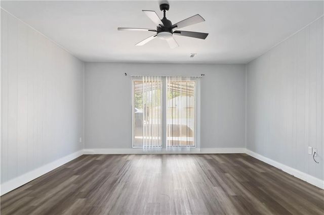 3506 W Olive Street, Rogers, AR 72756