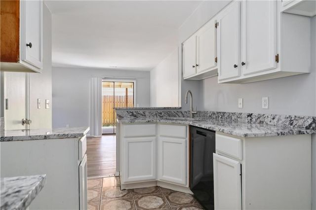 3506 W Olive Street, Rogers, AR 72756