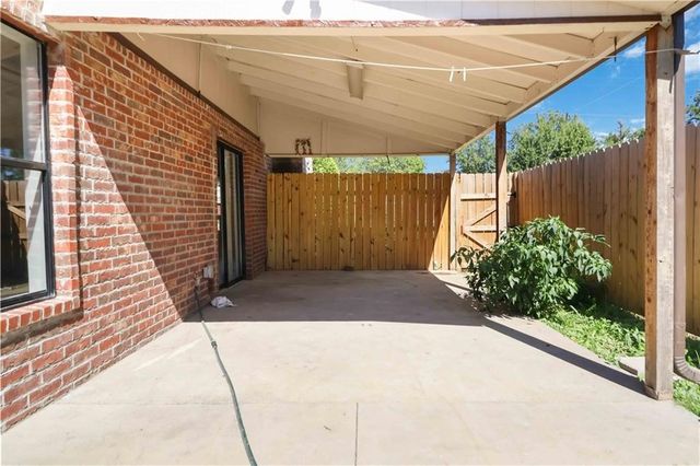 3506 W Olive Street, Rogers, AR 72756