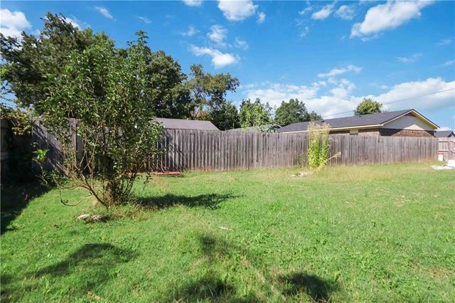 3506 W Olive Street, Rogers, AR 72756