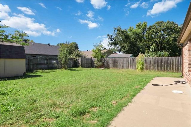 3506 W Olive Street, Rogers, AR 72756